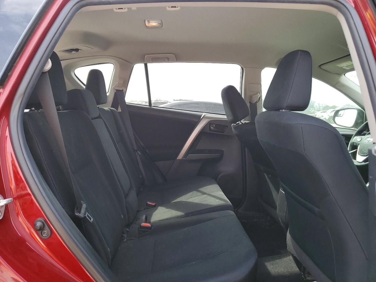 2018 TOYOTA RAV4 LE photo 21