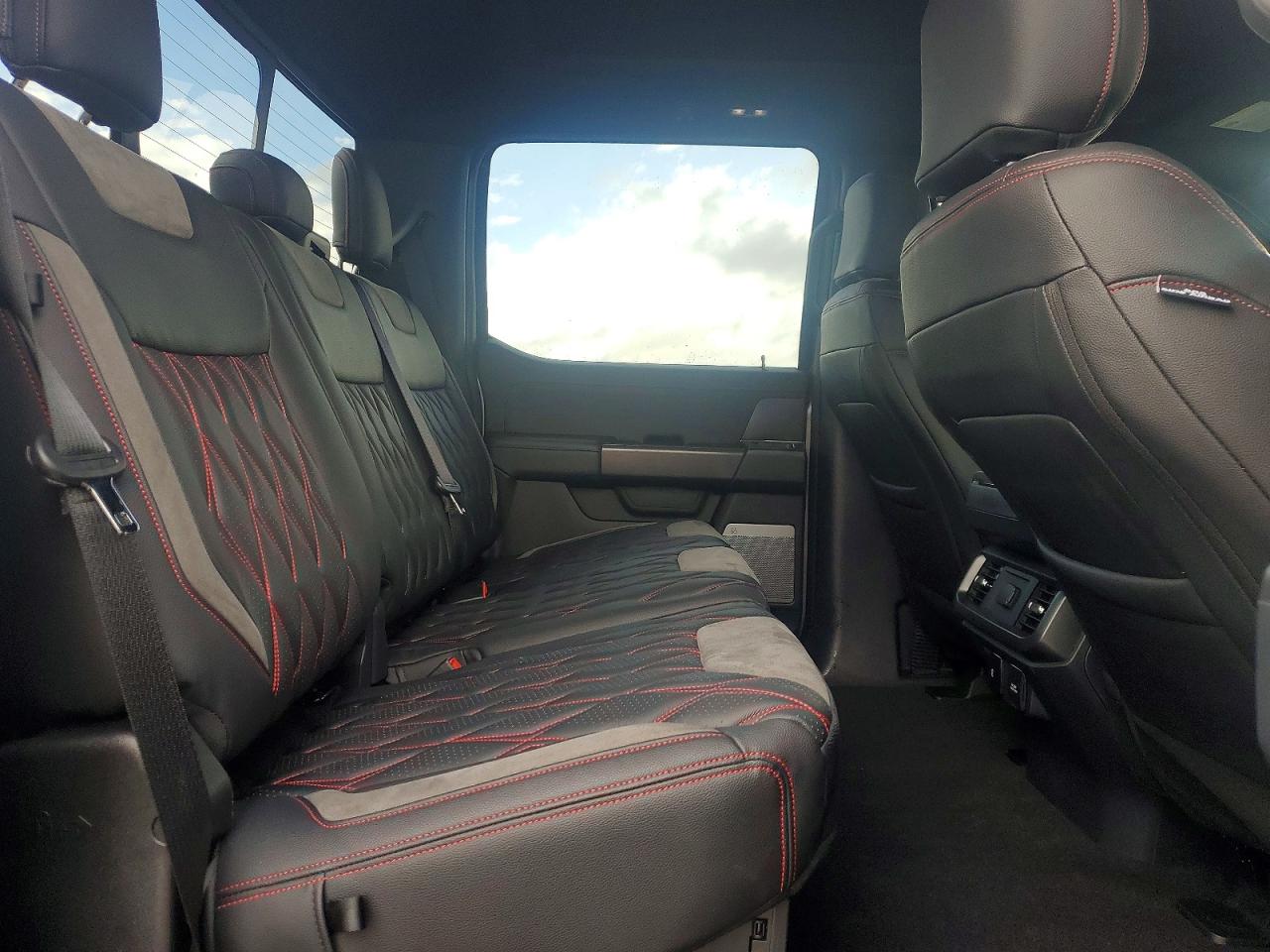 2024 FORD F150 XLT photo 19