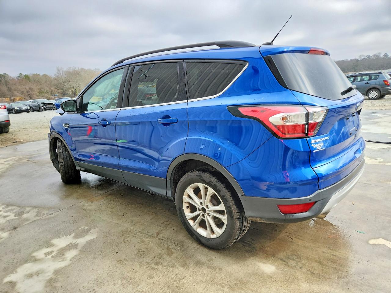 2017 FORD ESCAPE SE photo 2