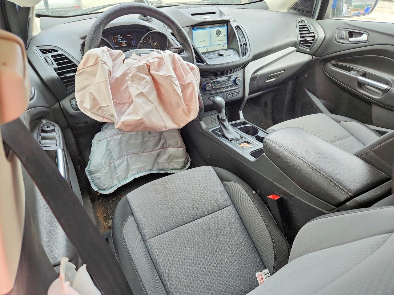 2017 FORD ESCAPE SE photo 8