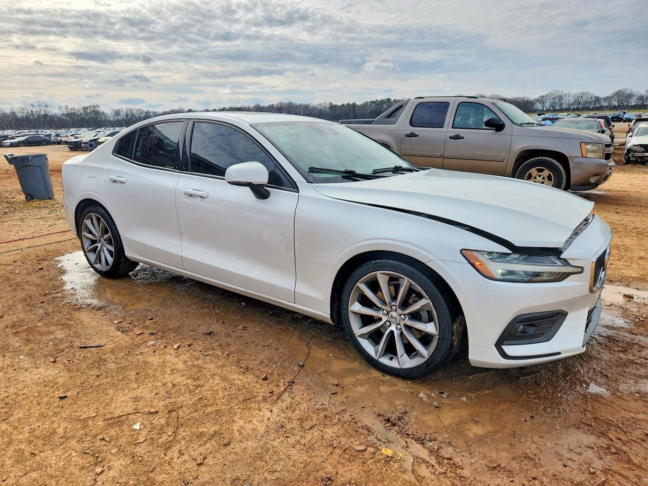 2021 VOLVO S60 T5 MOMENTUM photo 4