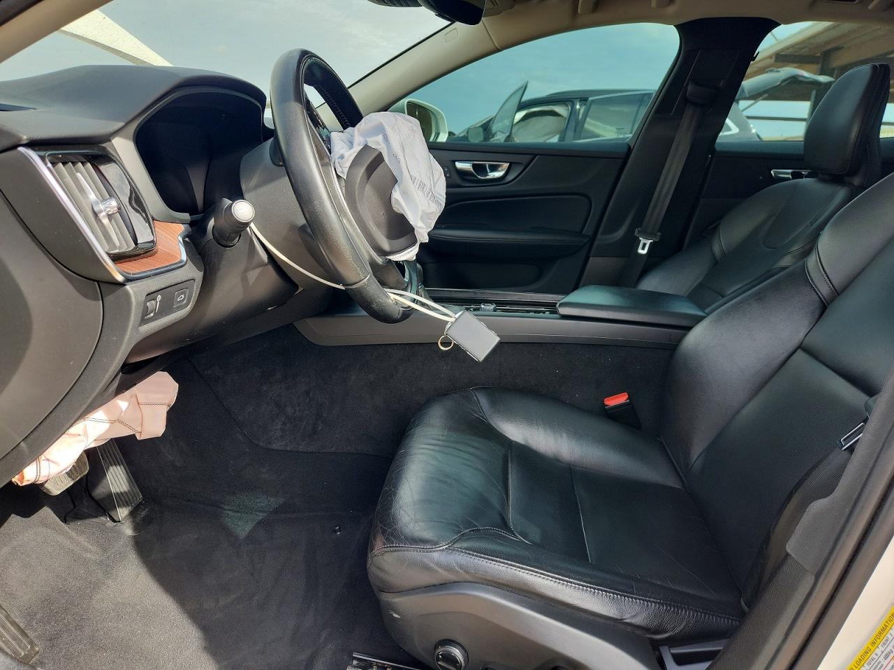 2021 VOLVO S60 T5 MOMENTUM photo 7