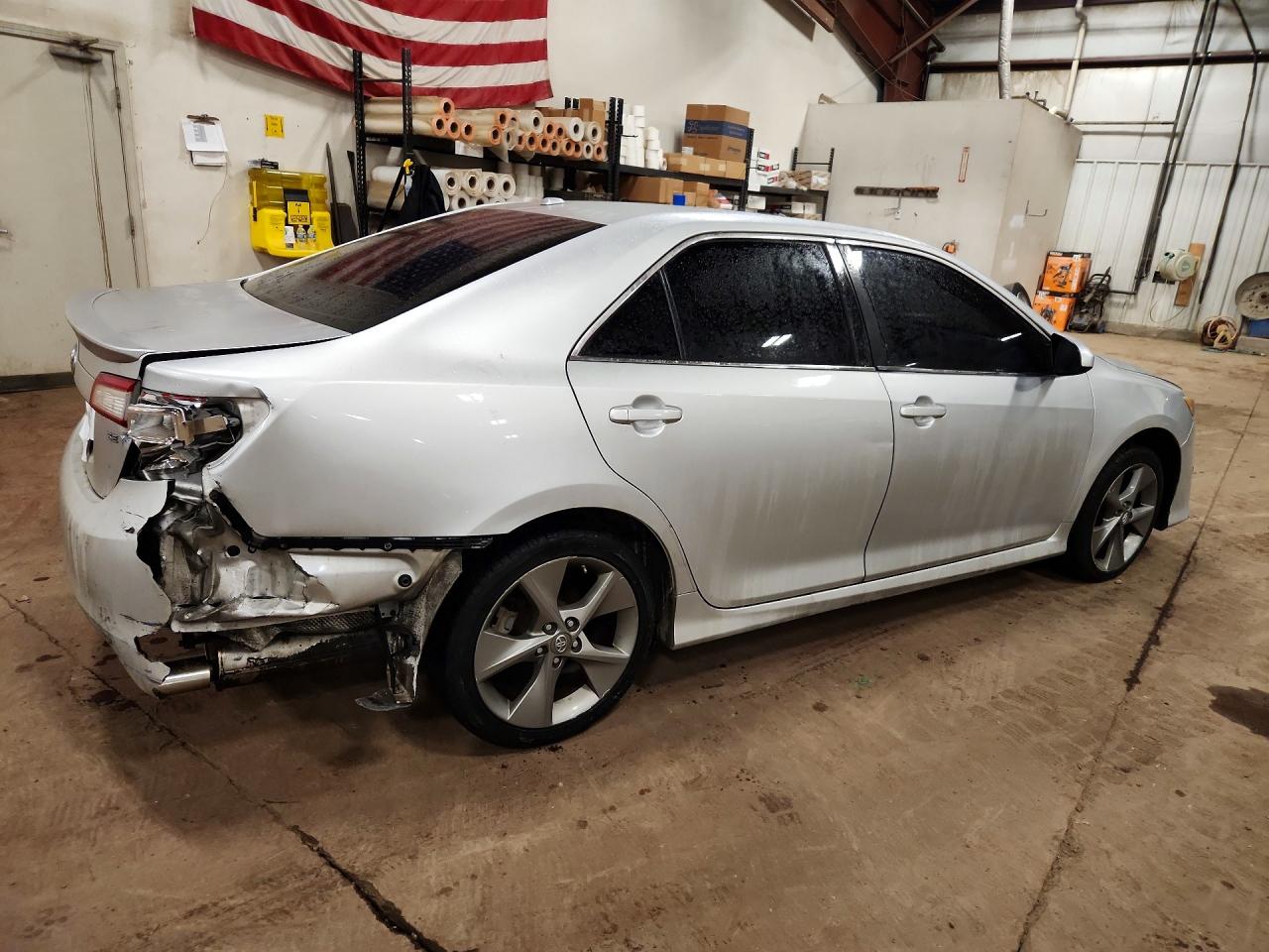 2012 TOYOTA CAMRY SE photo 5