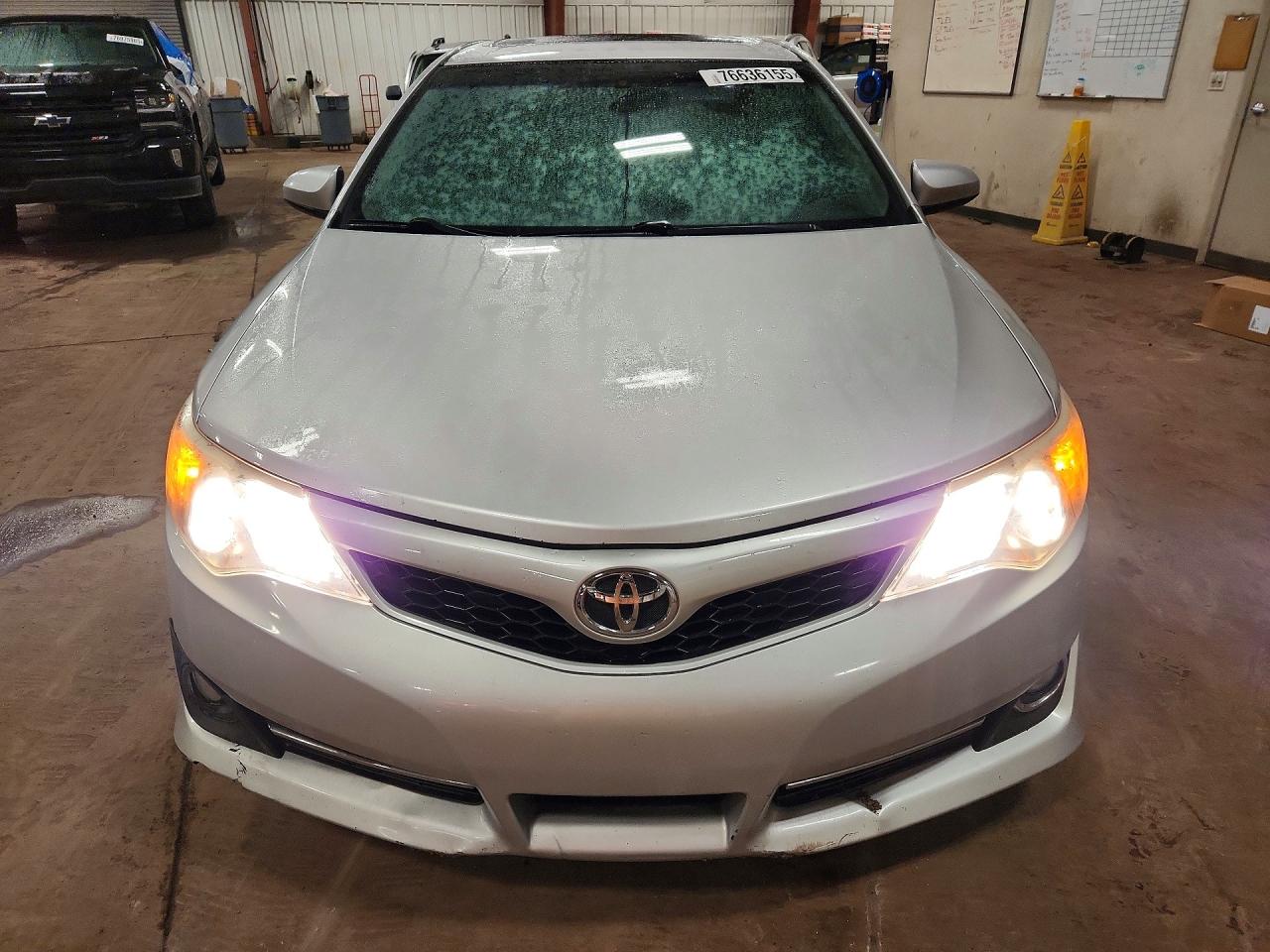 2012 TOYOTA CAMRY SE photo 9