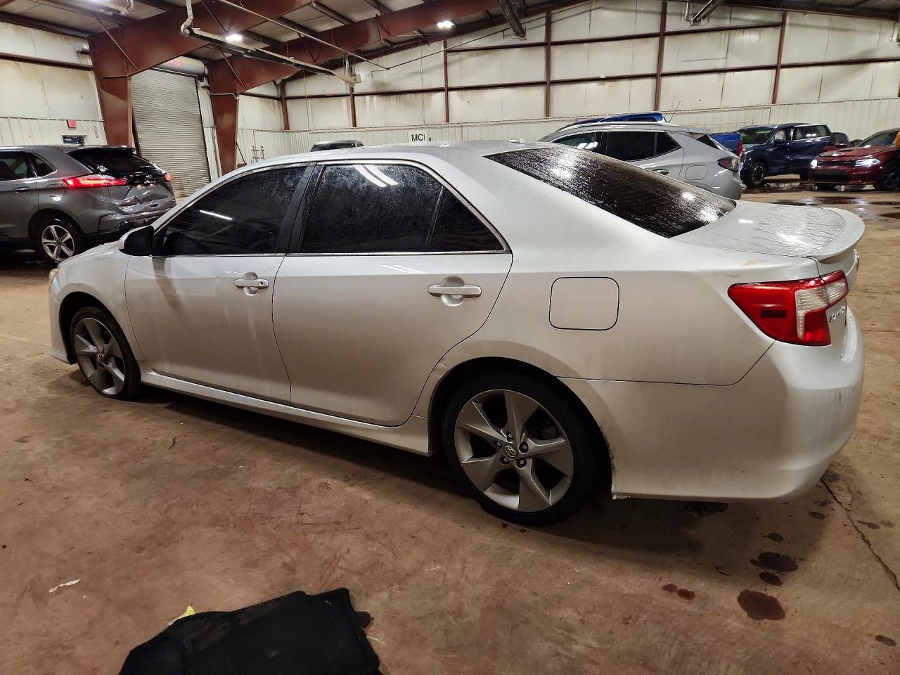 2012 TOYOTA CAMRY SE photo 3