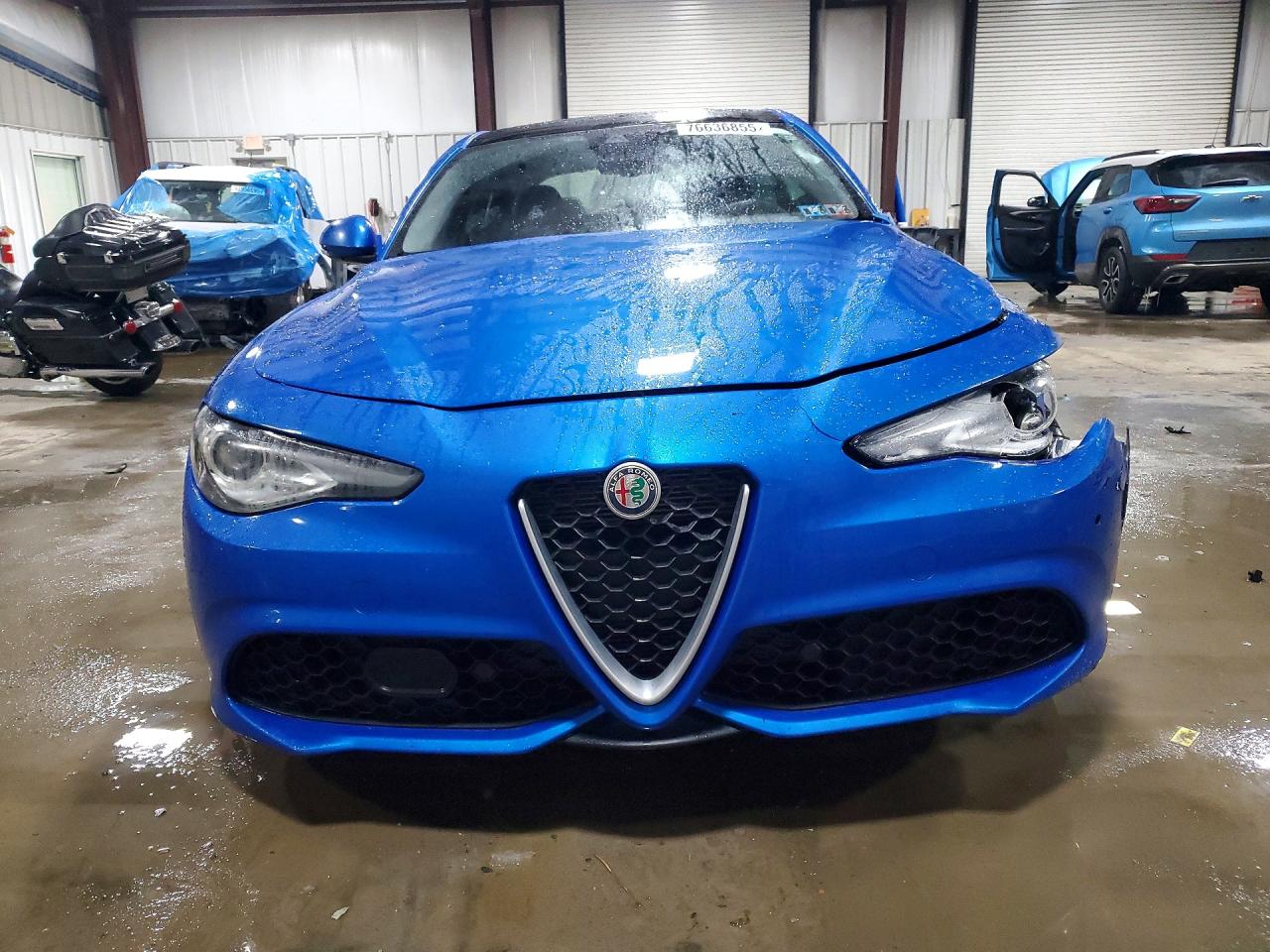 2019 ALFA ROMEO GIULIA TI photo 9