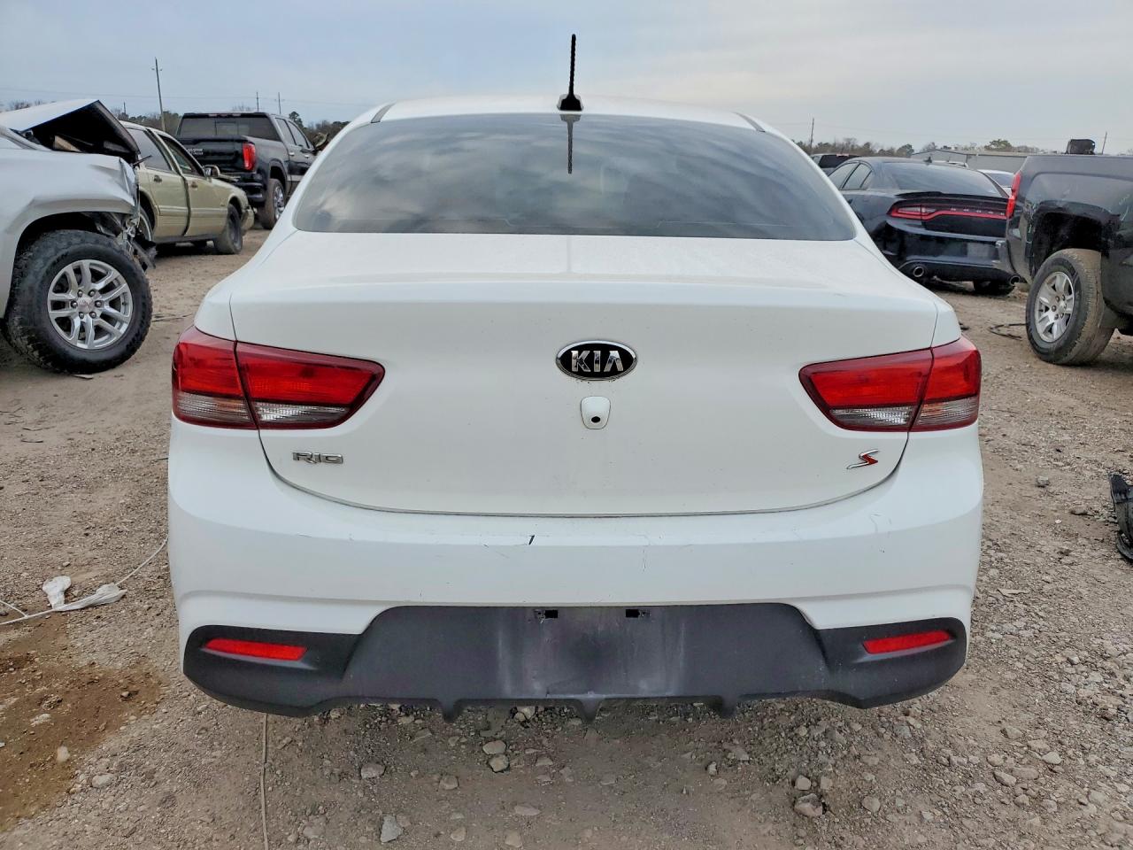2018 KIA RIO photo 6