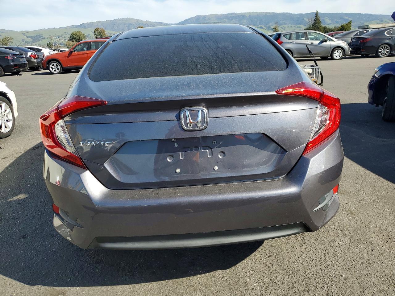 2017 HONDA CIVIC LX photo 6