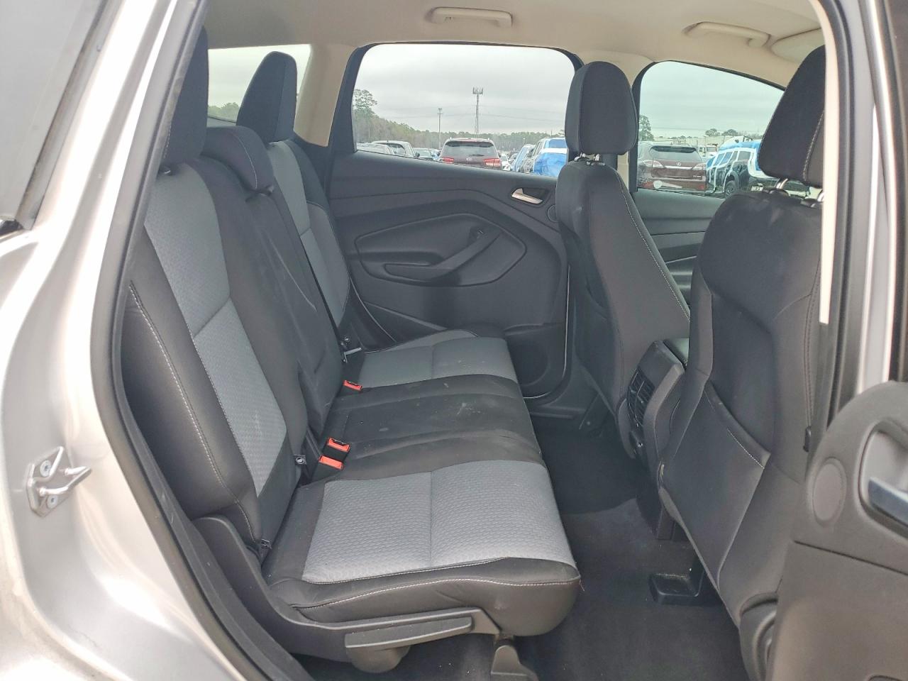 2017 FORD ESCAPE SE photo 31