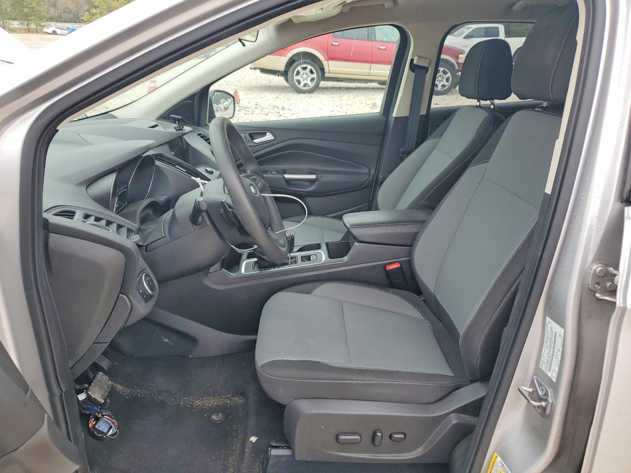 2017 FORD ESCAPE SE photo 19