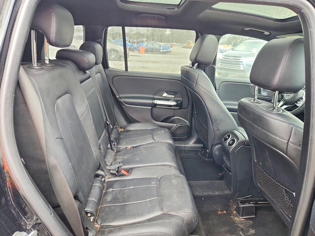2020 MERCEDES-BENZ GLB 250 photo 10