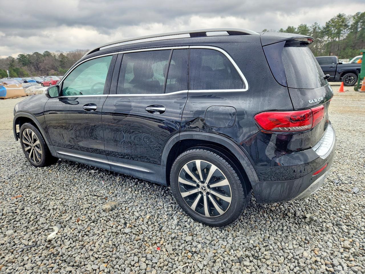 2020 MERCEDES-BENZ GLB 250 photo 2