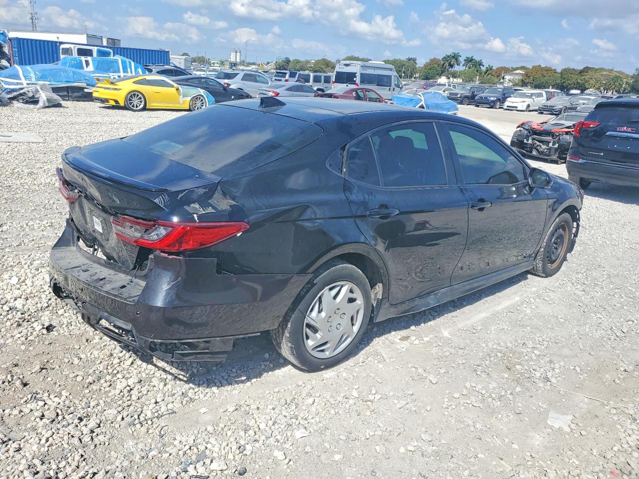 2025 TOYOTA CAMRY XSE photo 3