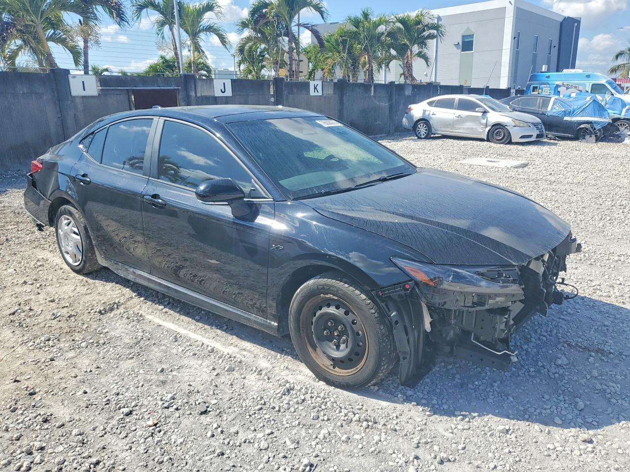 2025 TOYOTA CAMRY XSE photo 4