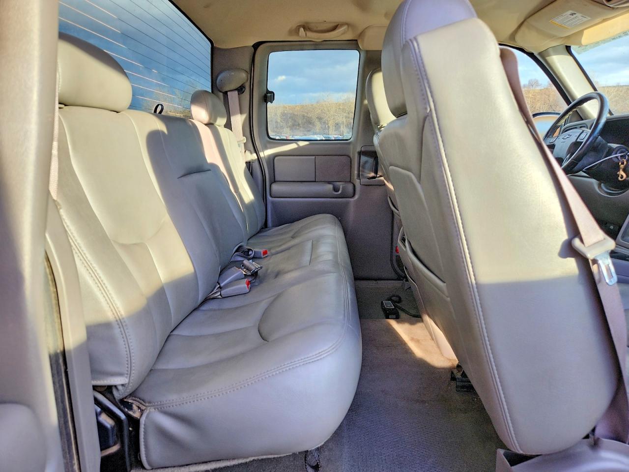 2004 CHEVROLET SILVERADO K1500 photo 10