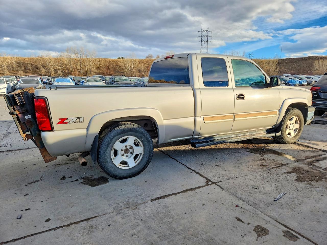 2004 CHEVROLET SILVERADO K1500 photo 3