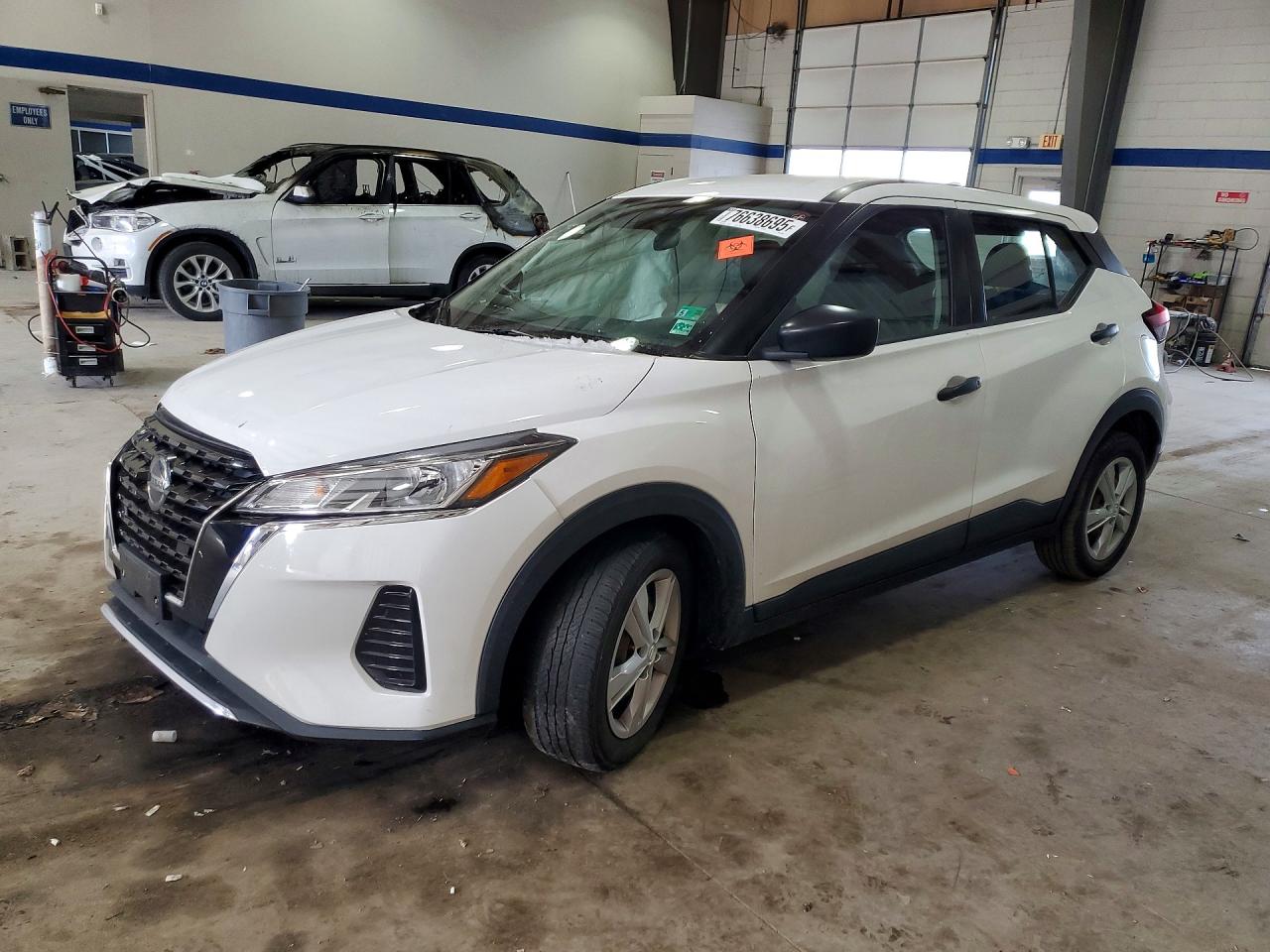 2021 NISSAN KICKS
