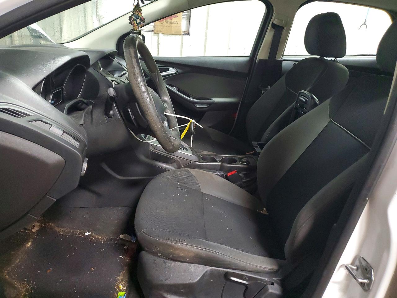 2014 FORD FOCUS SE photo 19