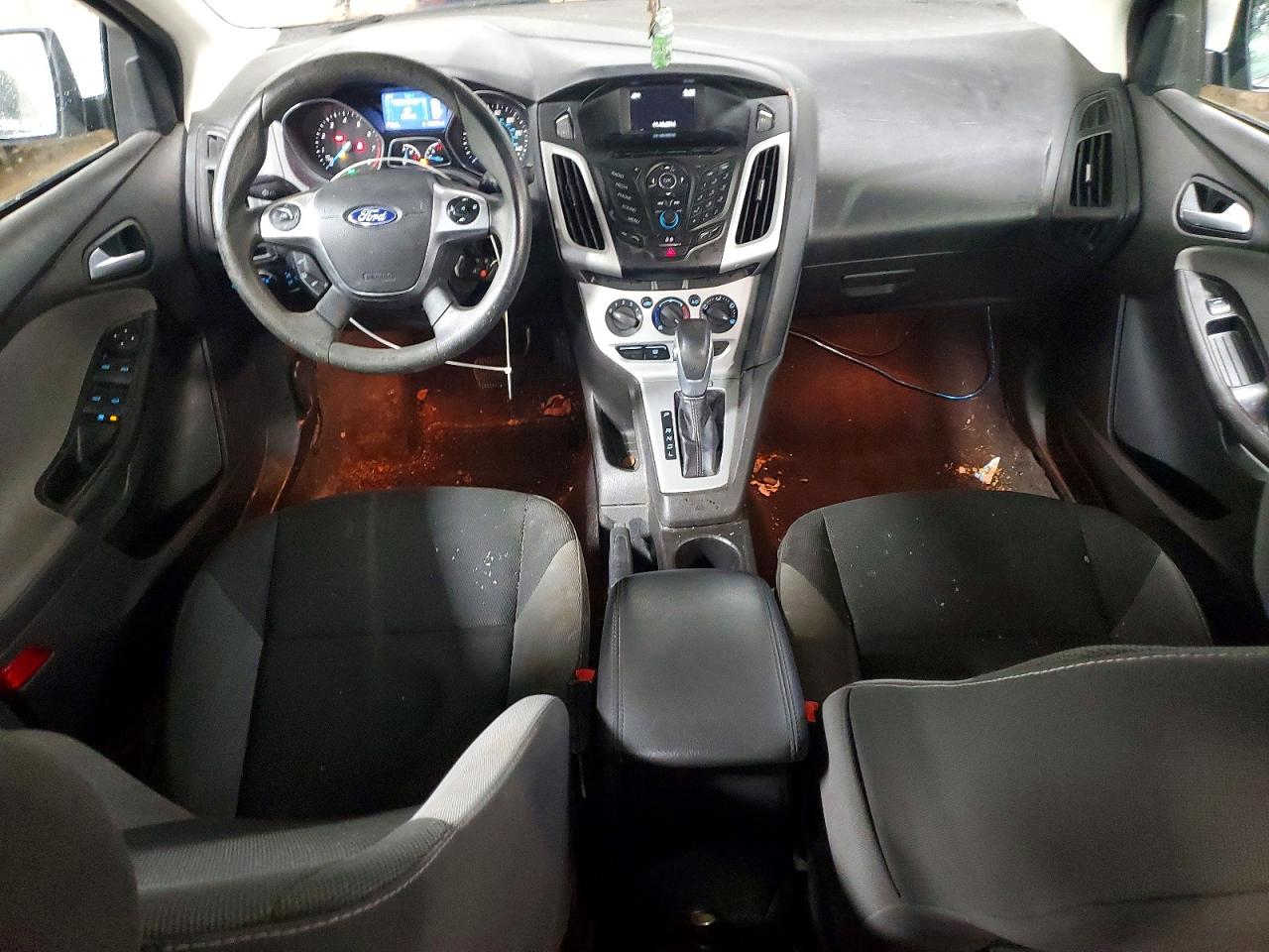 2014 FORD FOCUS SE photo 22