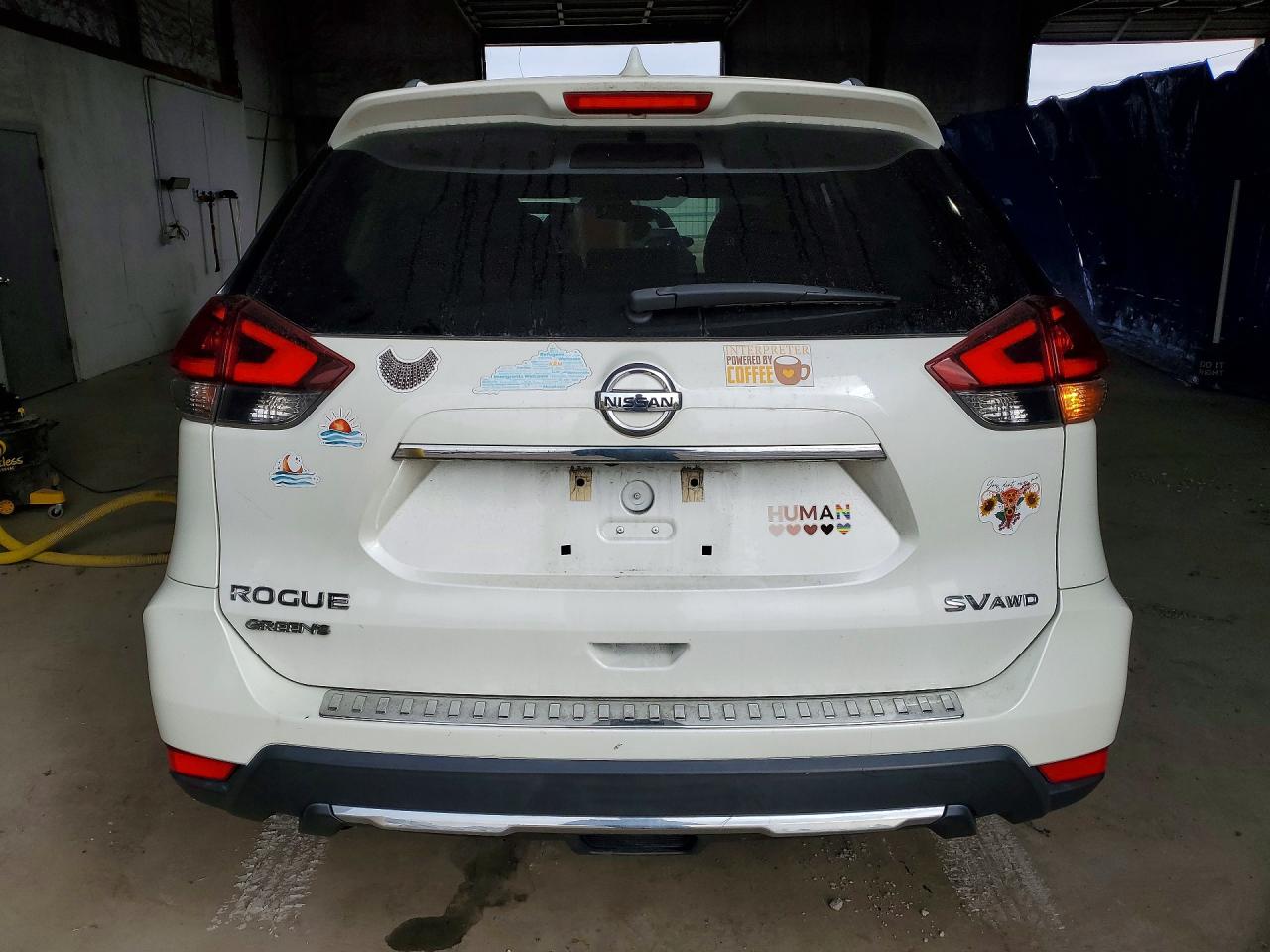 2017 NISSAN ROGUE SV photo 11