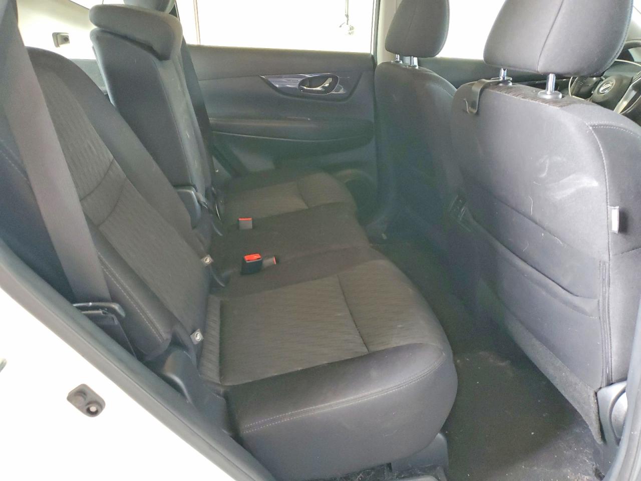 2017 NISSAN ROGUE SV photo 21