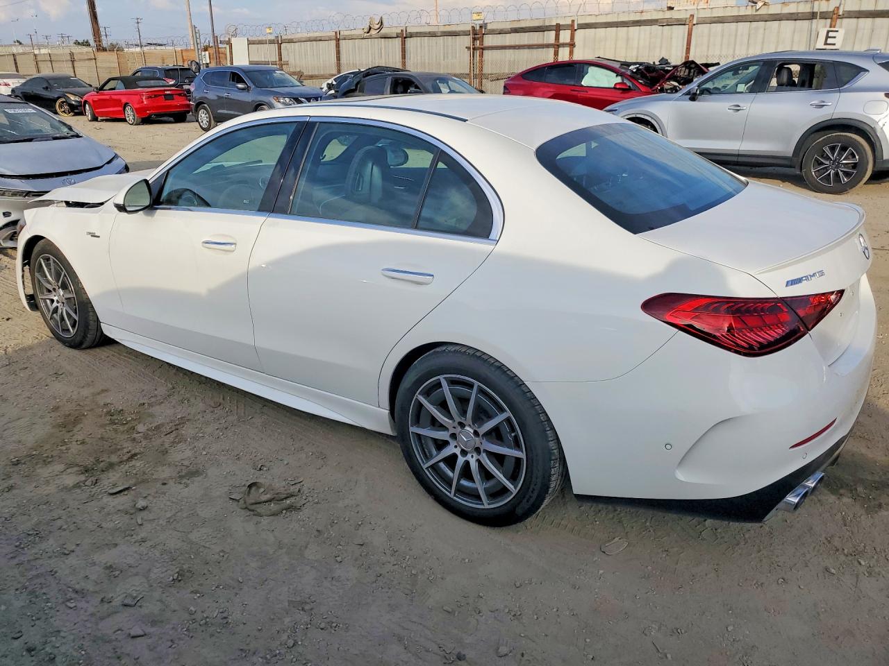 2025 MERCEDES-BENZ C 43 AMG photo 3