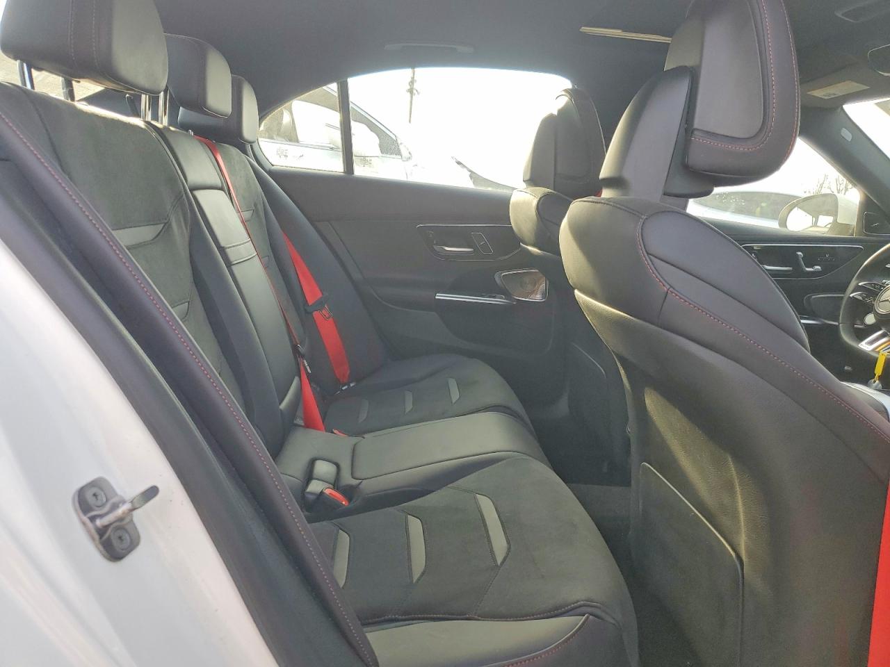 2025 MERCEDES-BENZ C 43 AMG photo 19