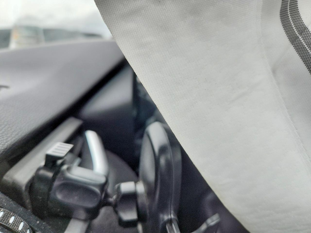 2021 TOYOTA RAV4 XSE photo 17