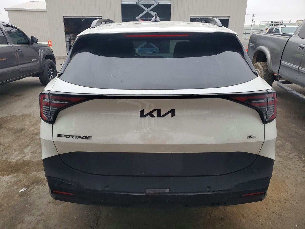 2026 KIA SPORTAGE EX photo 6