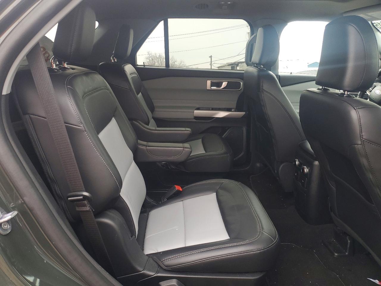 2024 FORD EXPLORER XLT photo 21