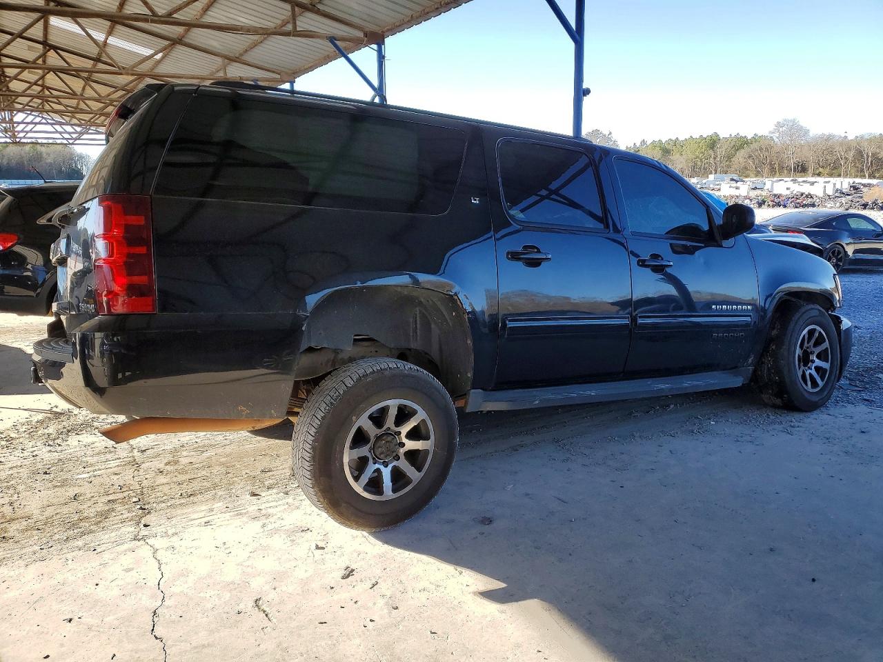 2011 CHEVROLET SUBURBAN K2500 LT photo 5