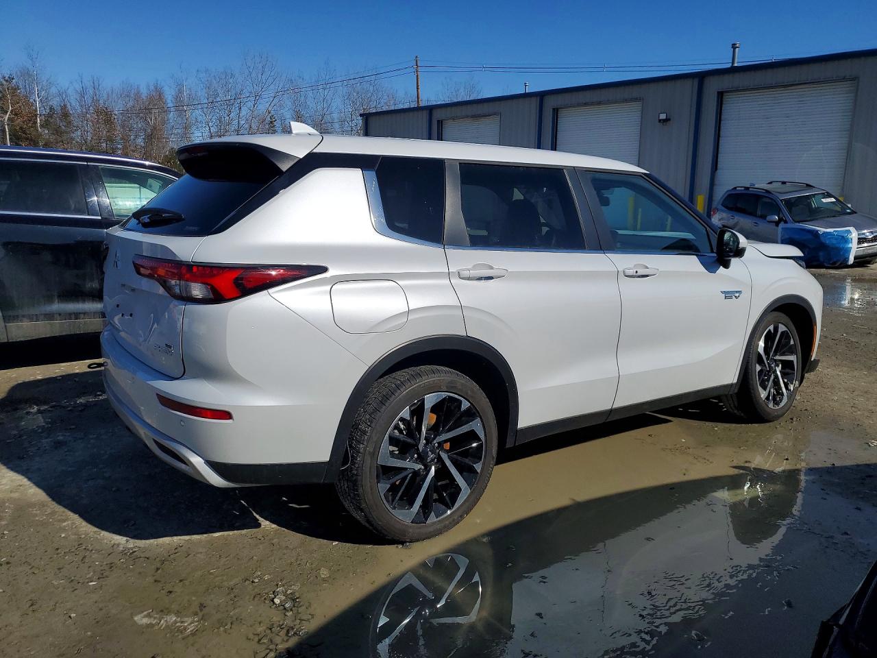 2025 MITSUBISHI OUTLANDER SE photo 7