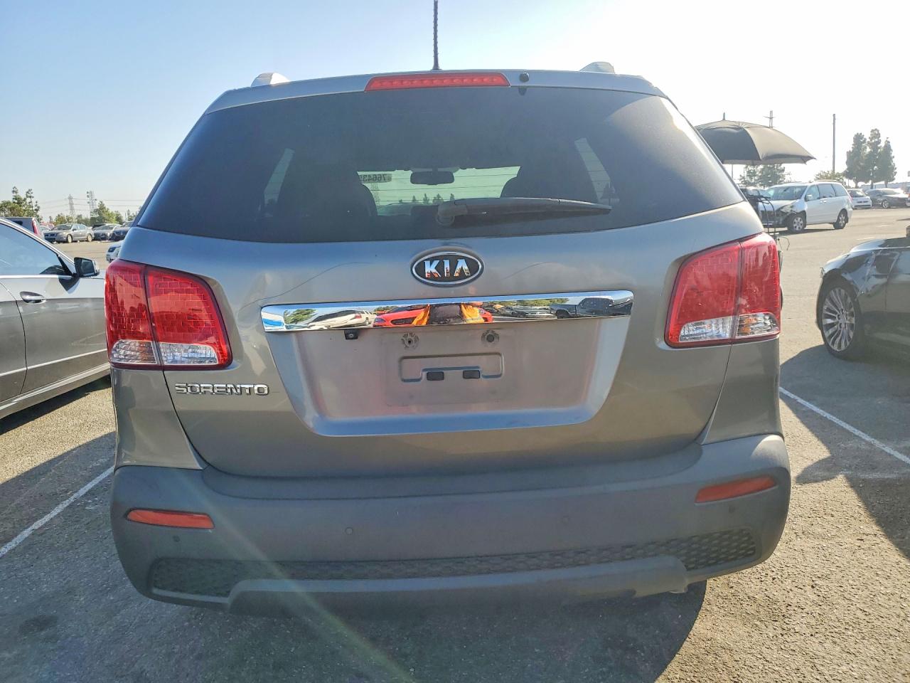 2013 KIA SORENTO LX photo 11