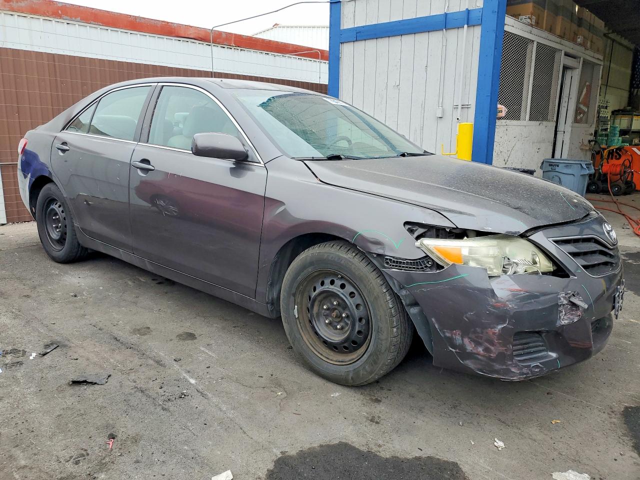 2010 TOYOTA CAMRY BASE photo 4