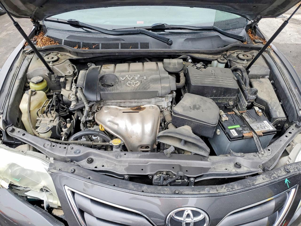 2010 TOYOTA CAMRY BASE photo 11