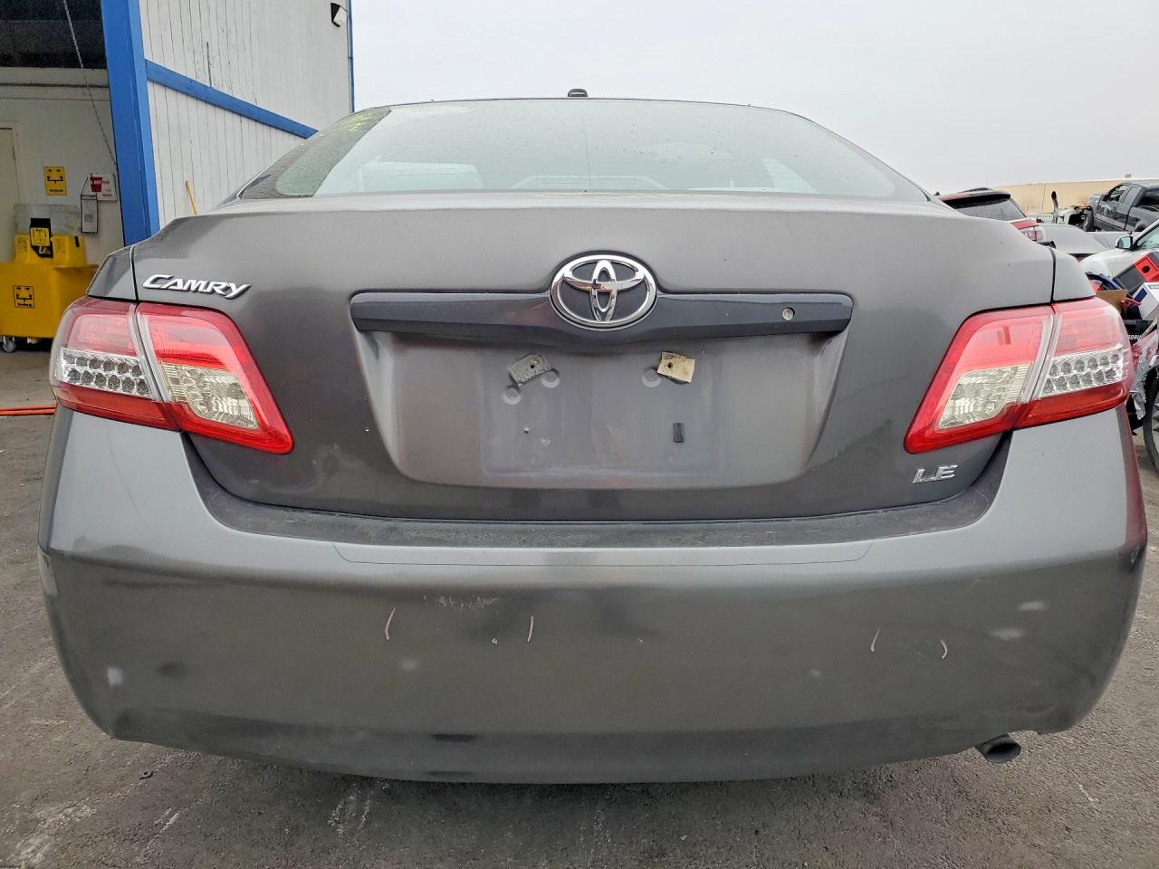2010 TOYOTA CAMRY BASE photo 6