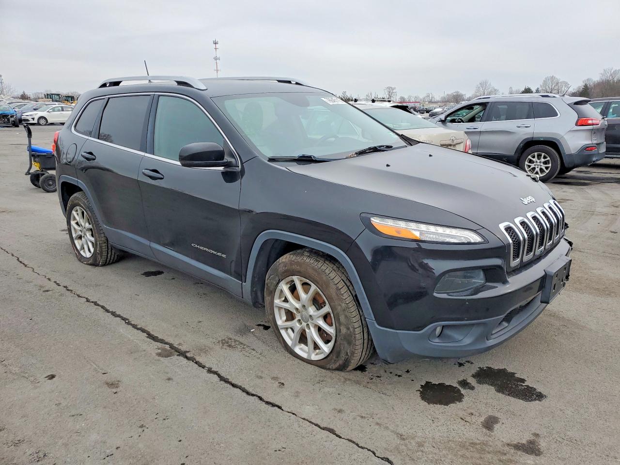 2017 JEEP CHEROKEE LATITUDE photo 4