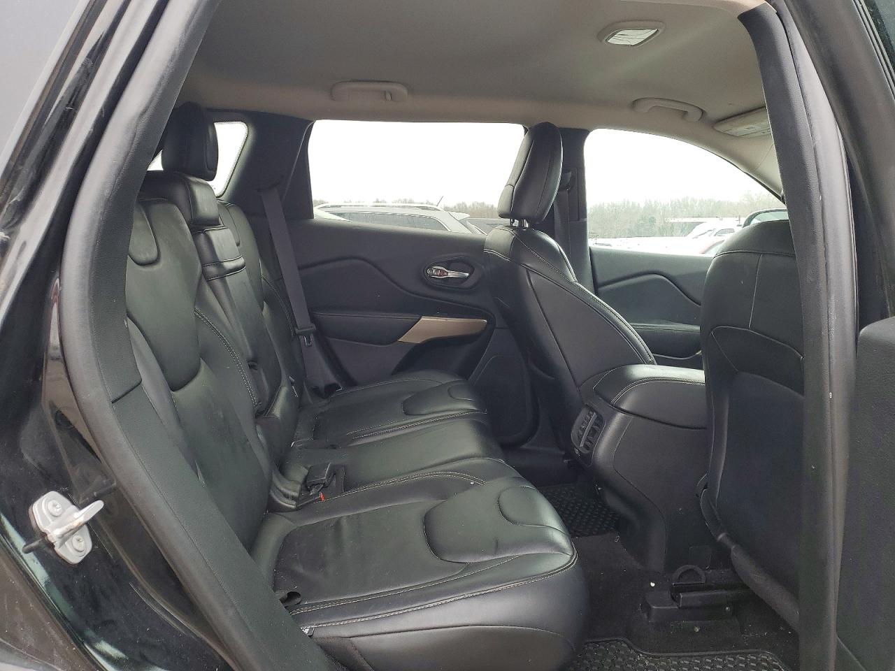 2017 JEEP CHEROKEE LATITUDE photo 11