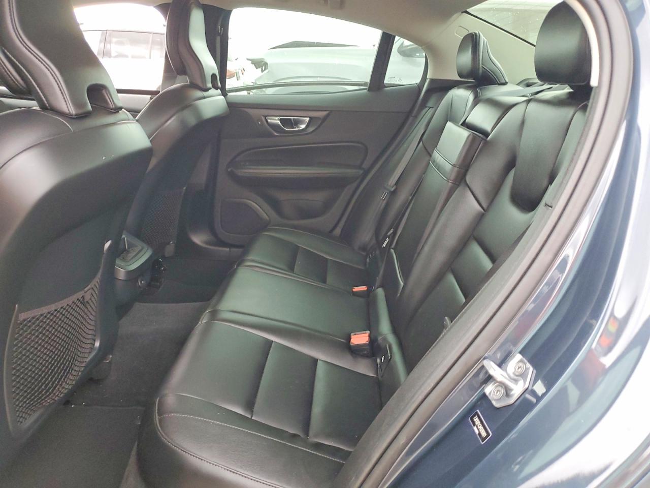 2021 VOLVO S60 T5 MOMENTUM photo 10