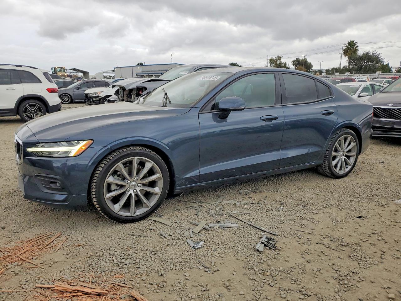 2021 VOLVO S60