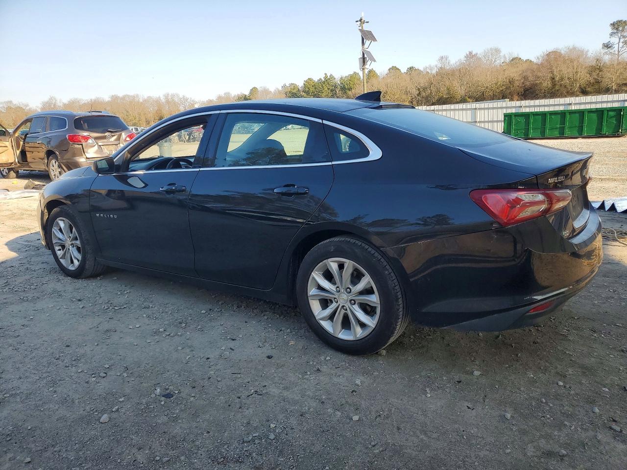 2020 CHEVROLET MALIBU LT photo 2