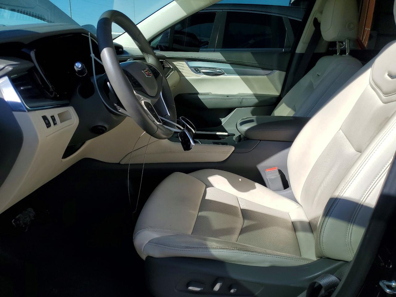 2018 CADILLAC XT5 LUXURY photo 13