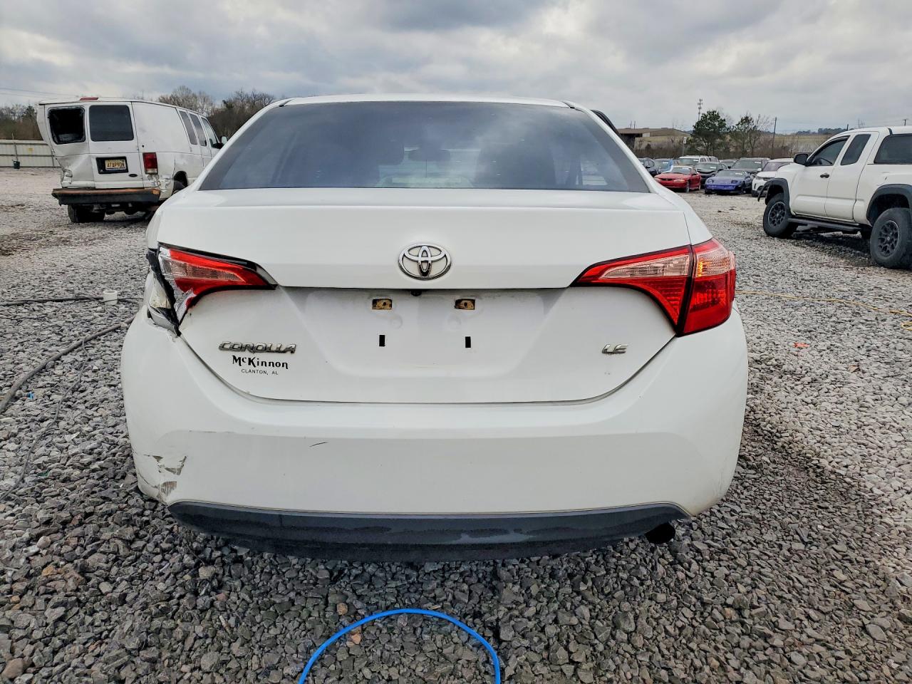 2017 TOYOTA COROLLA LE photo 11