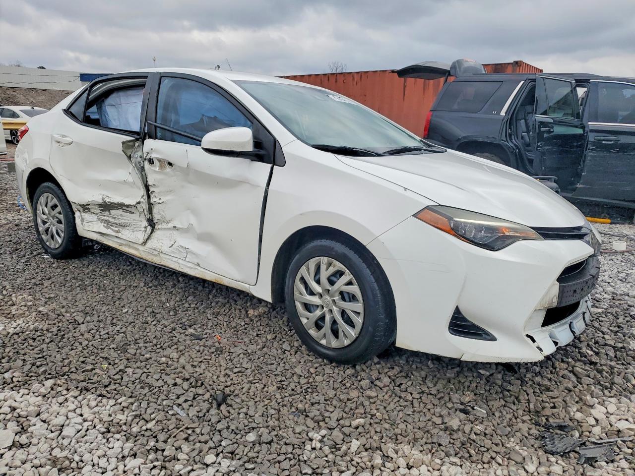 2017 TOYOTA COROLLA LE photo 7