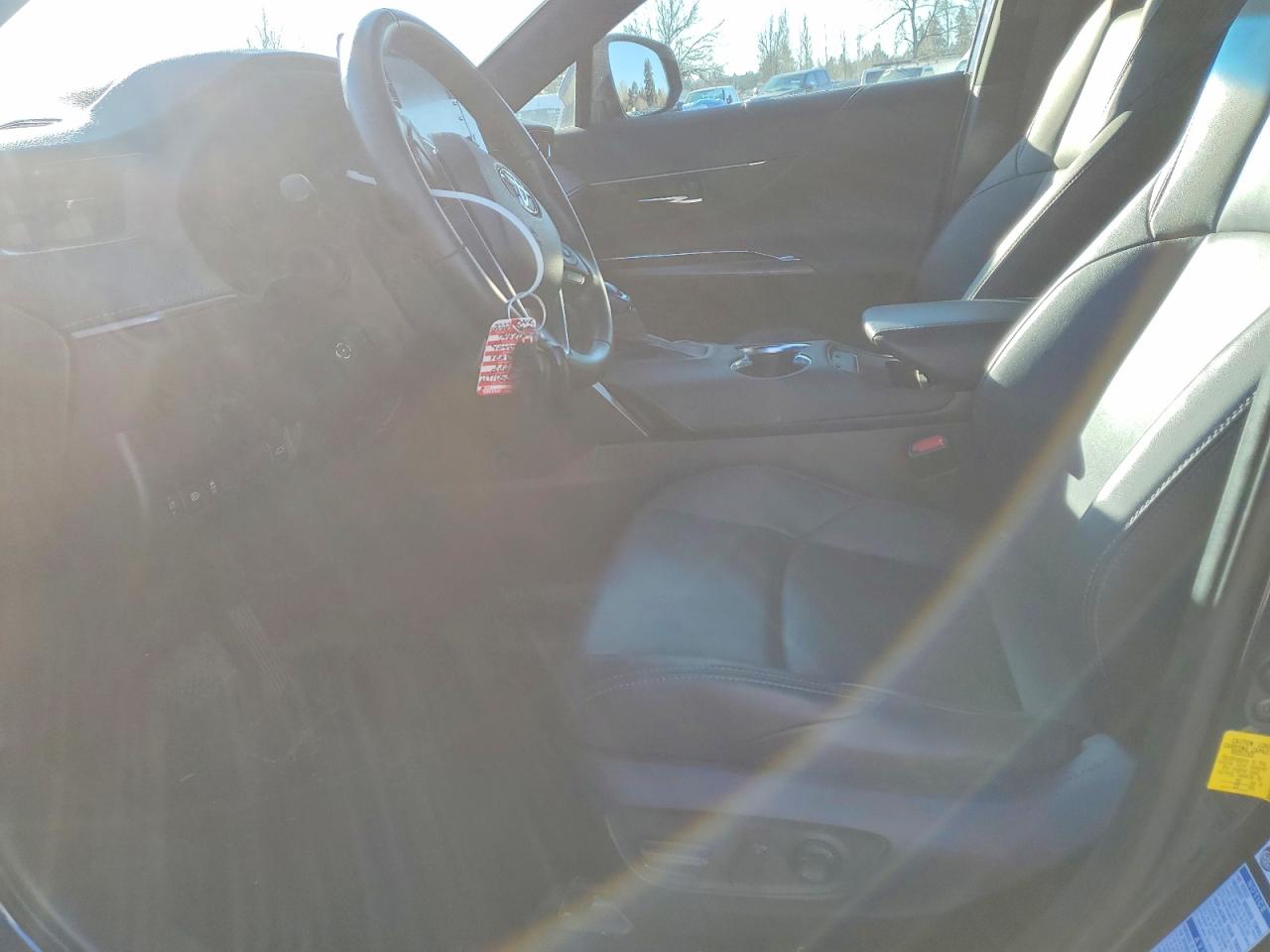 2022 TOYOTA VENZA LE photo 19