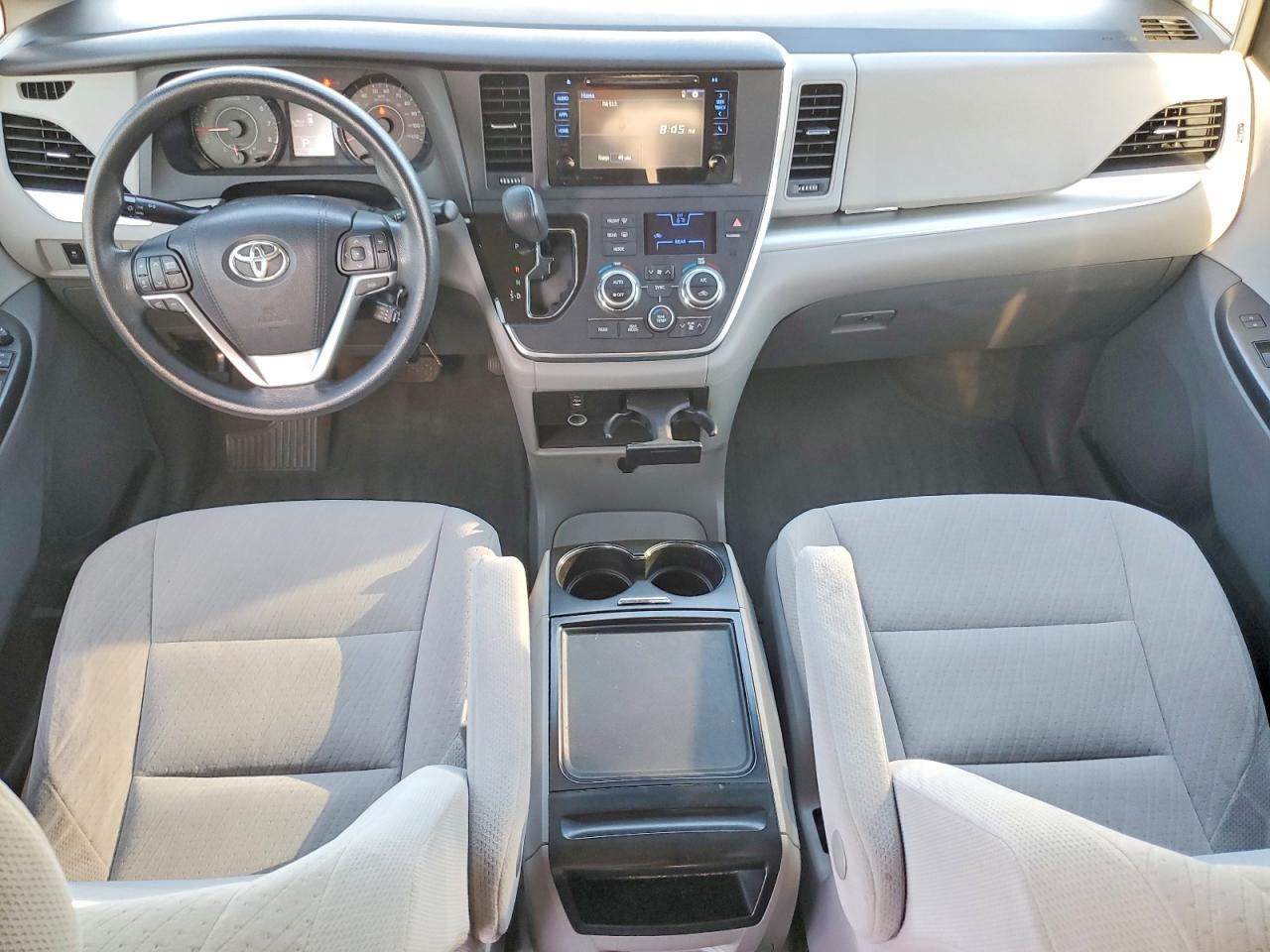 2016 TOYOTA SIENNA photo 15