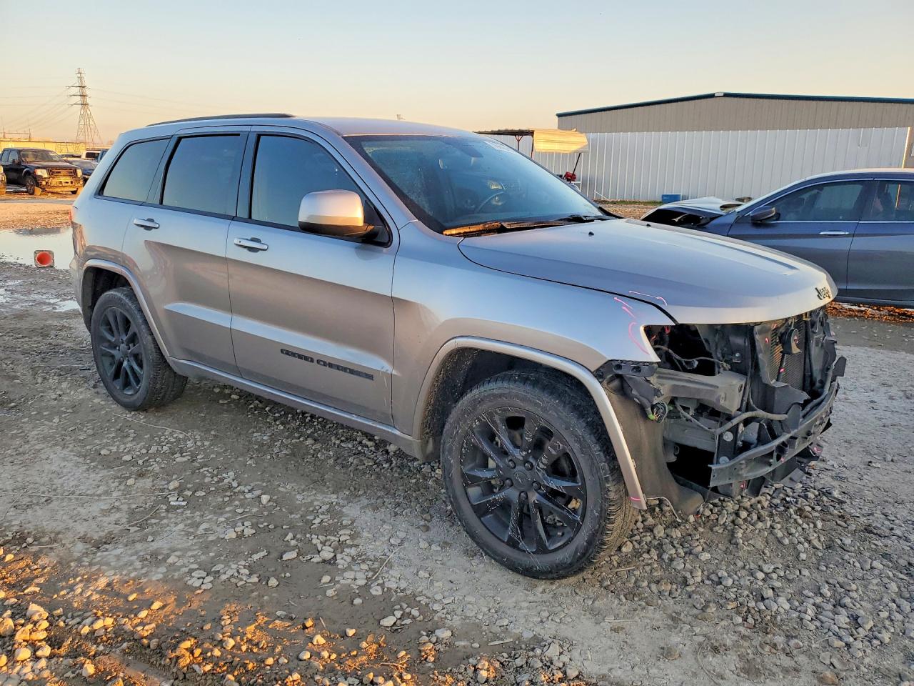 2019 JEEP GRAND CHEROKEE LAREDO photo 7