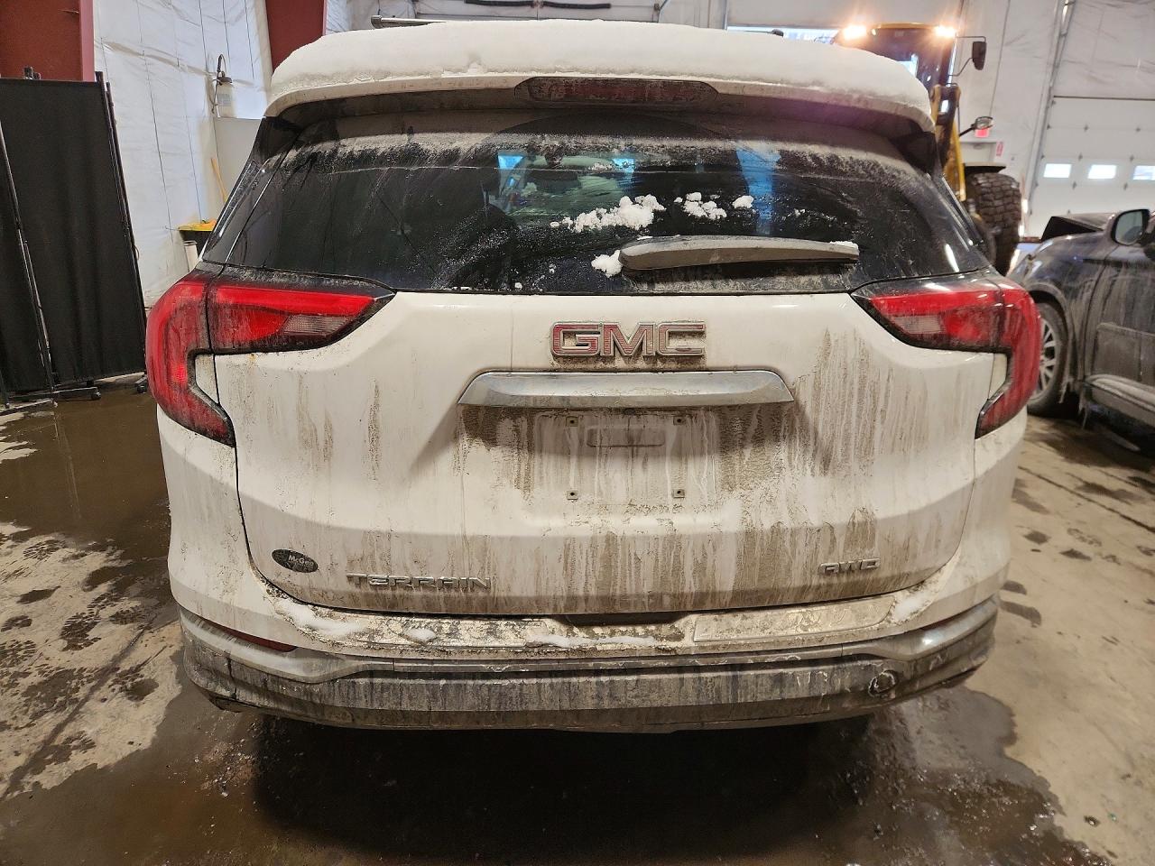 2018 GMC TERRAIN SLT photo 16