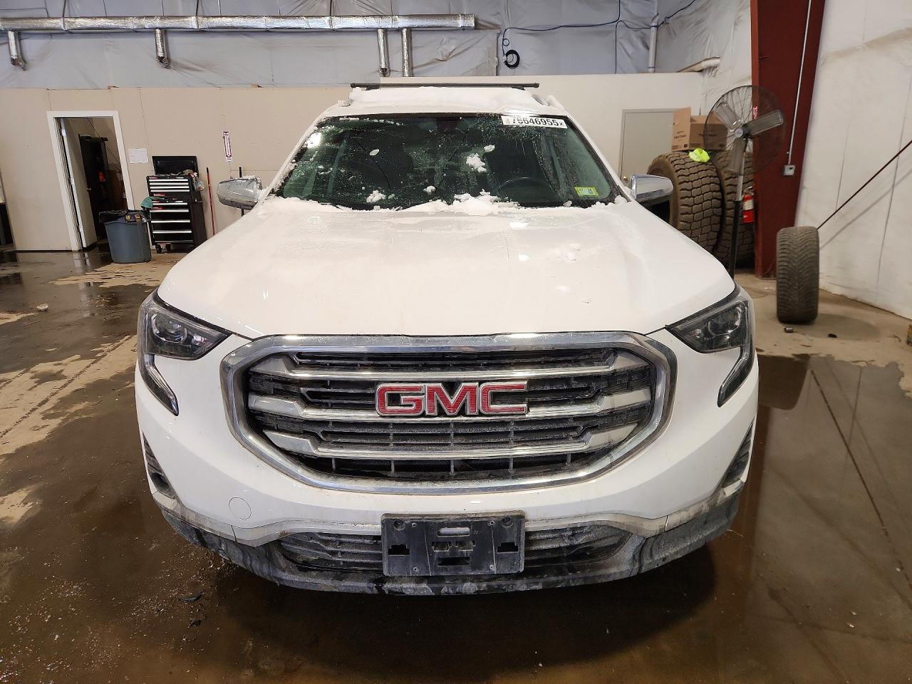 2018 GMC TERRAIN SLT photo 13
