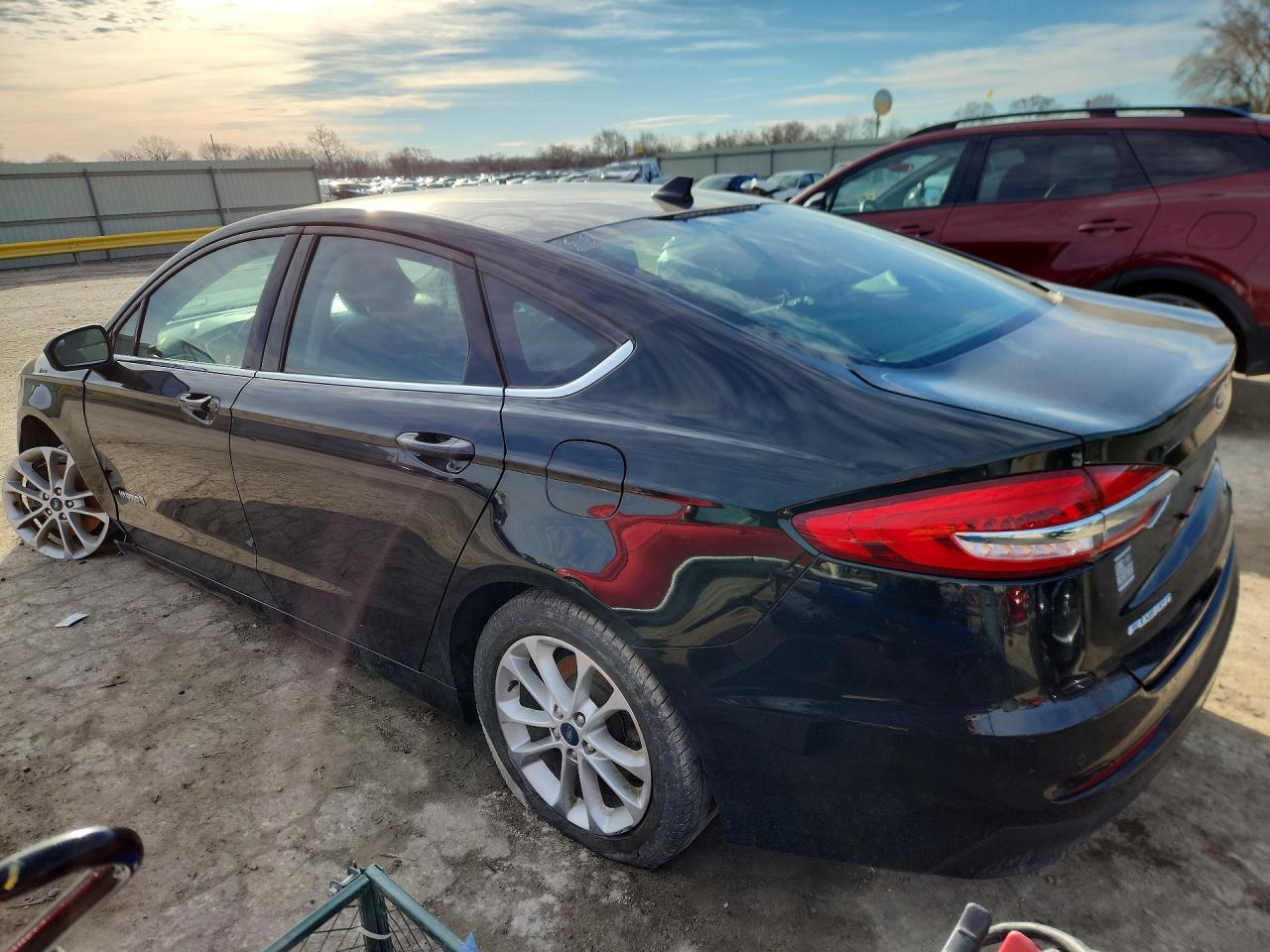 2019 FORD FUSION SE photo 2